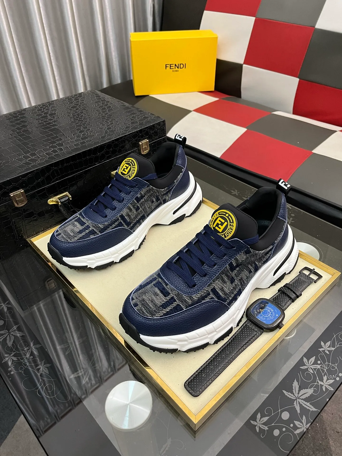 Men's Men's Shoes💰458⌚️⌚️[FENDI] Fendi's classic and comfortable men's, this sophisticated sneaker is made of soft calfskin➕genuine leather lining➕original ultra-light rubber material with rough outsole. This unique and light style suits the casual and sophisticated sensibility of this season. Size: 38-443️⃣Colors available